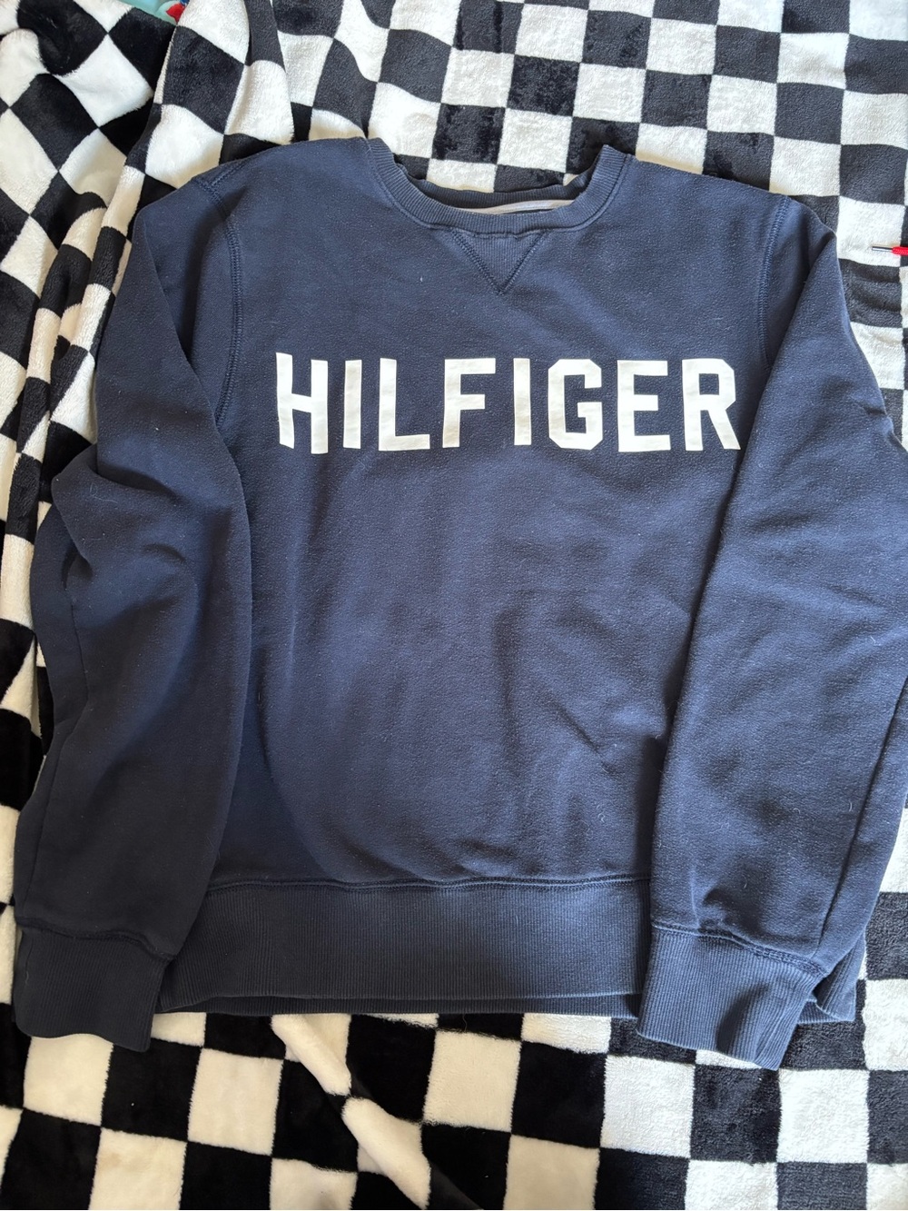 Ladies size small Tommy Hilfiger crew neck shirt